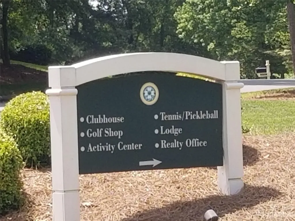 171 Yadkin Falls Badin Lake NC 28127