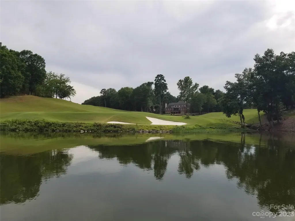 171 Yadkin Falls Badin Lake NC 28127