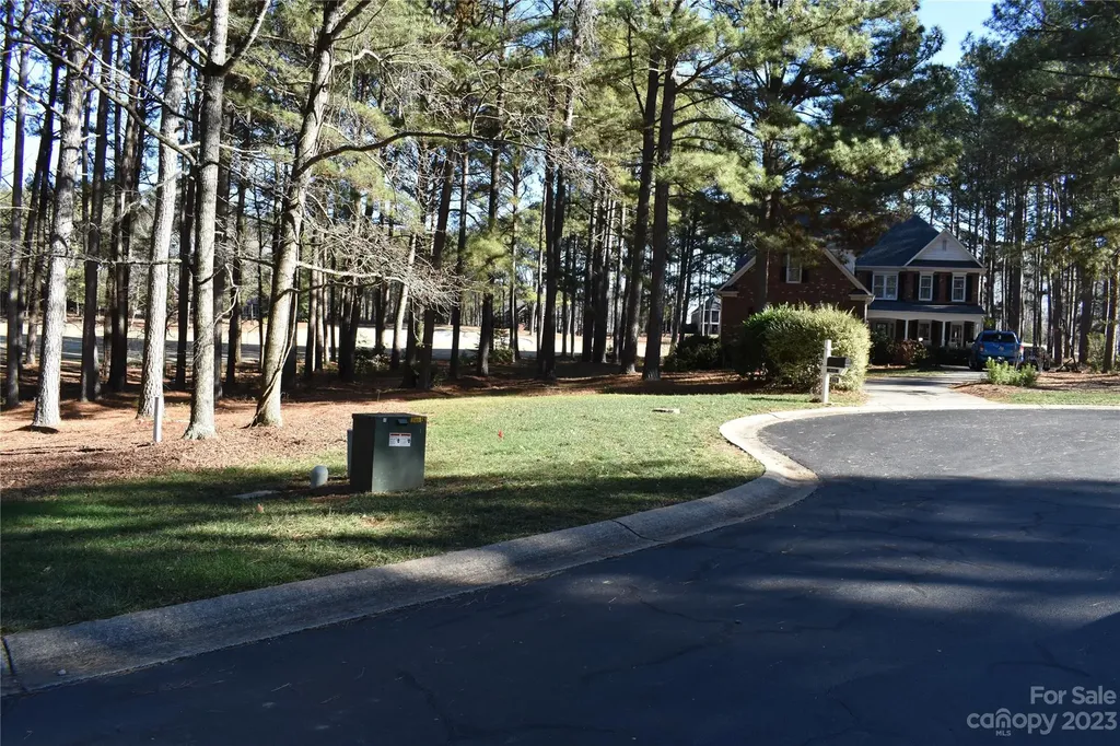 171 Yadkin Falls Badin Lake NC 28127