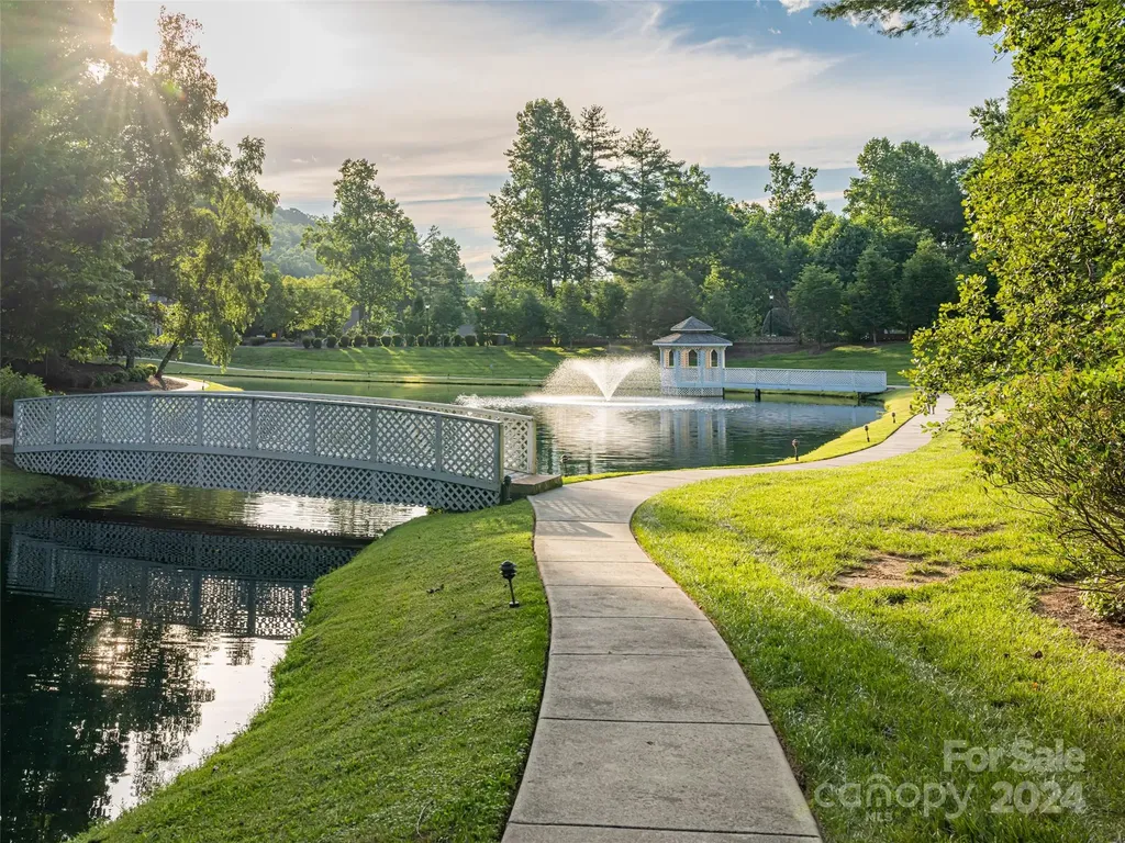99999 Bay Laurel Lane Hendersonville NC 28791