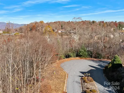 99999 Bay Laurel Lane Hendersonville NC 28791