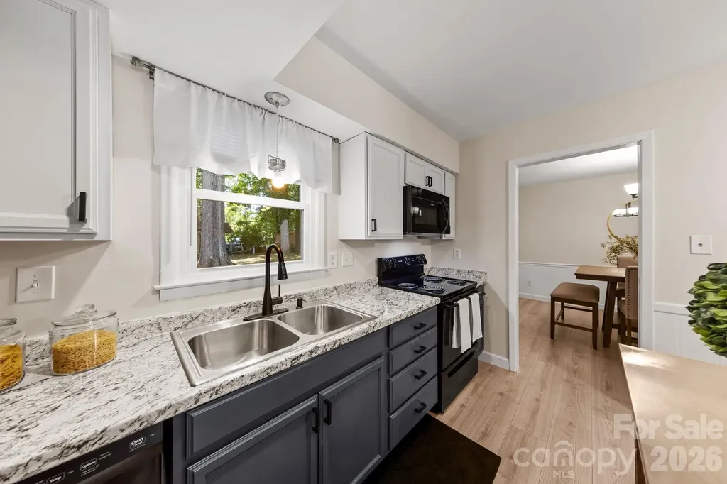 6435 Bridlewood Lane Charlotte NC 28215