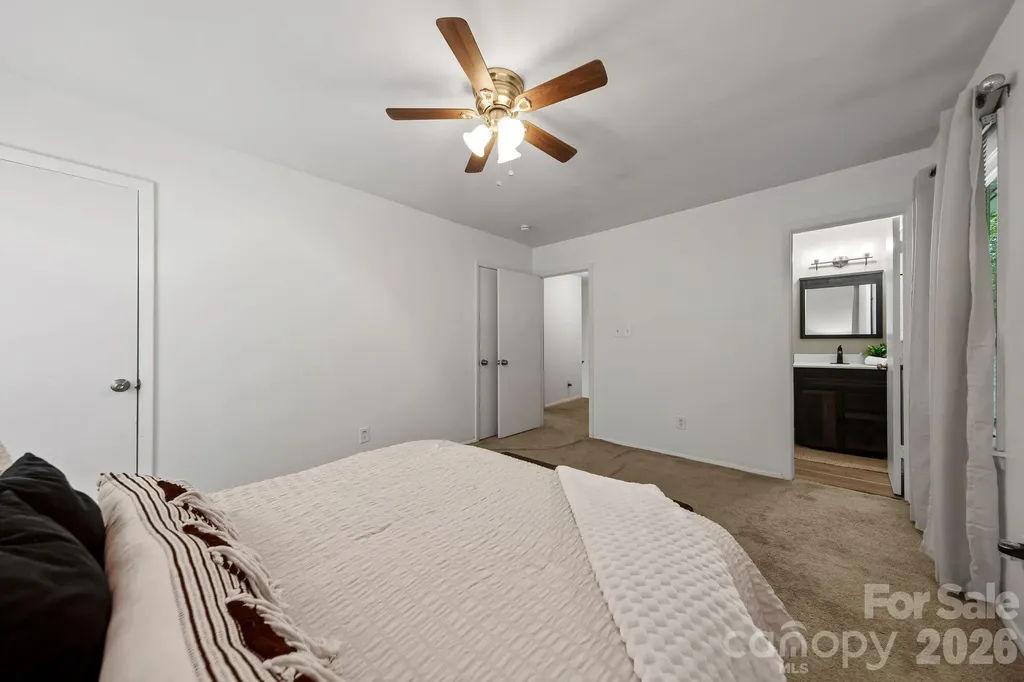 6435 Bridlewood Lane Charlotte NC 28215