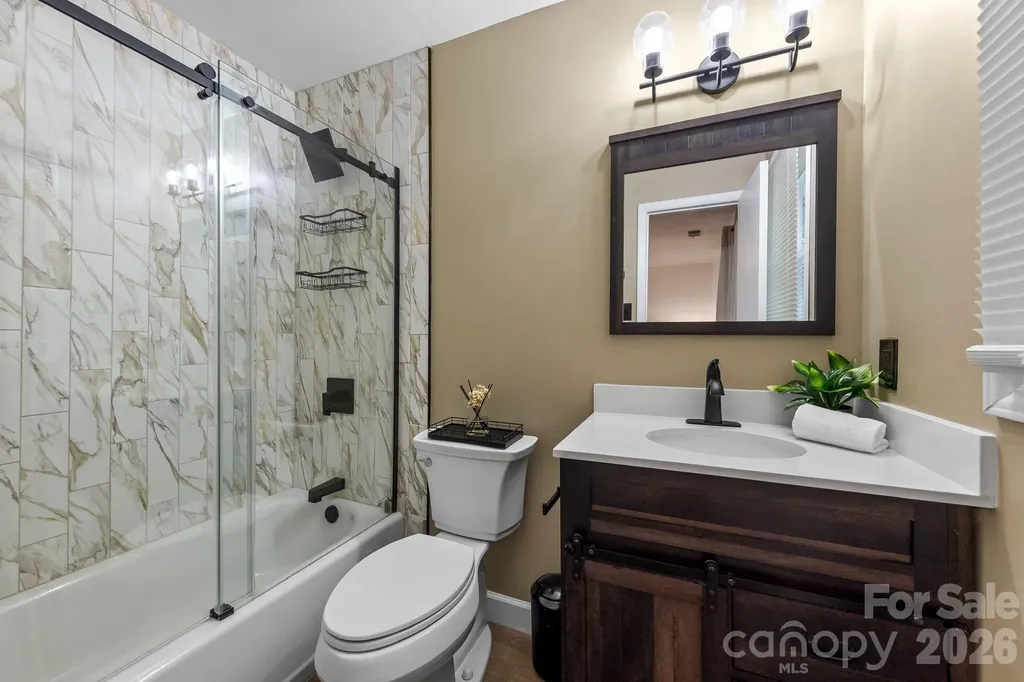 6435 Bridlewood Lane Charlotte NC 28215