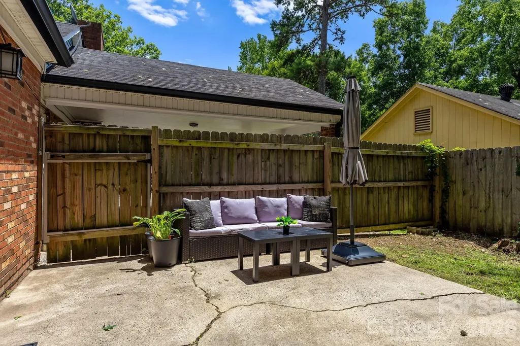 6435 Bridlewood Lane Charlotte NC 28215
