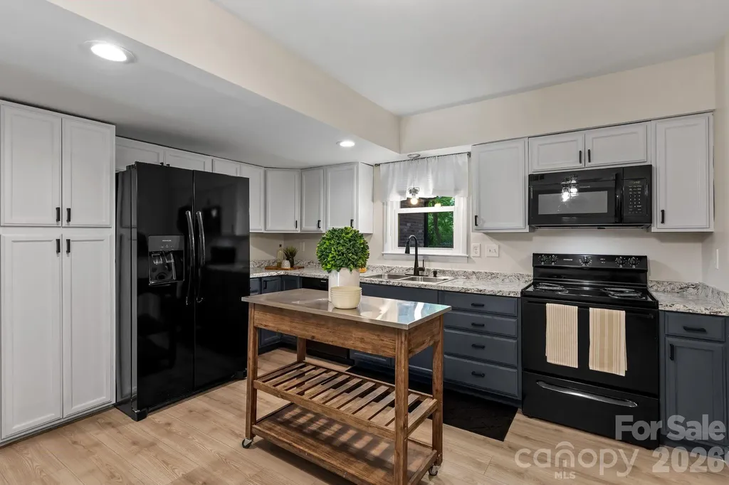 6435 Bridlewood Lane Charlotte NC 28215