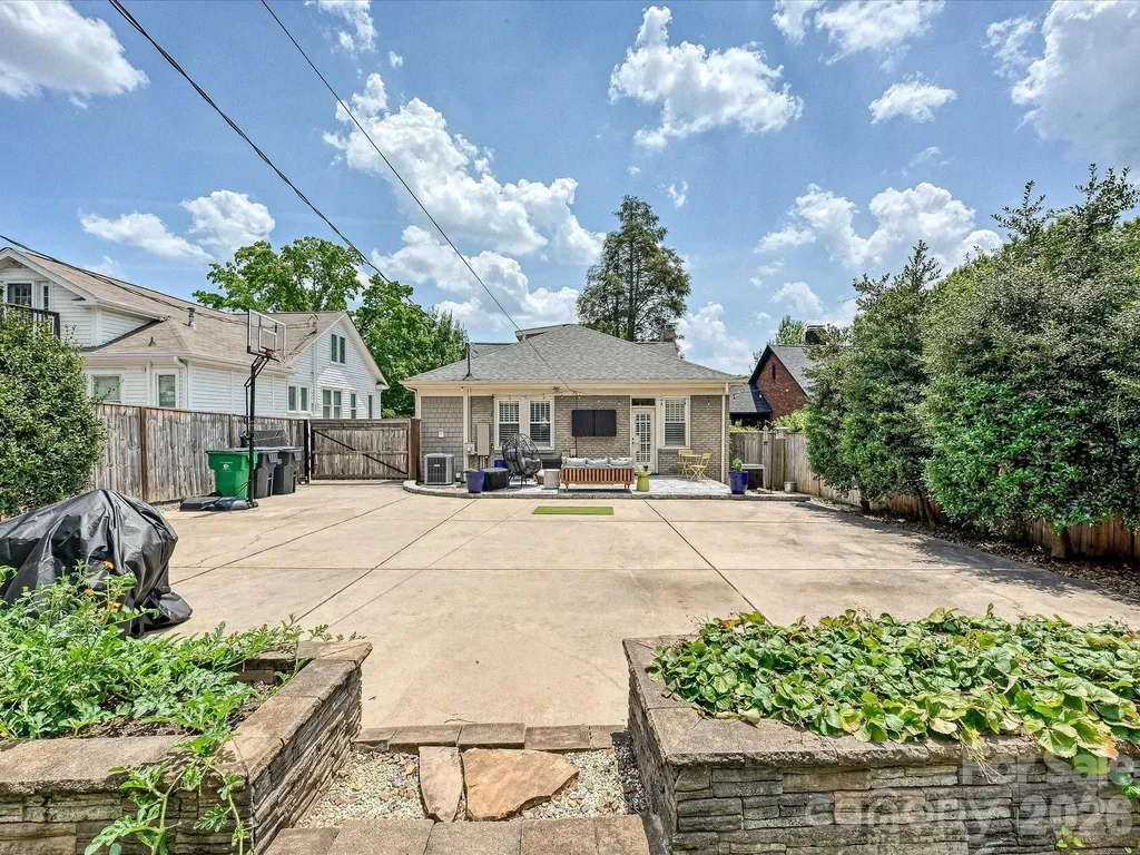 1822 Lombardy Circle Charlotte NC 28203