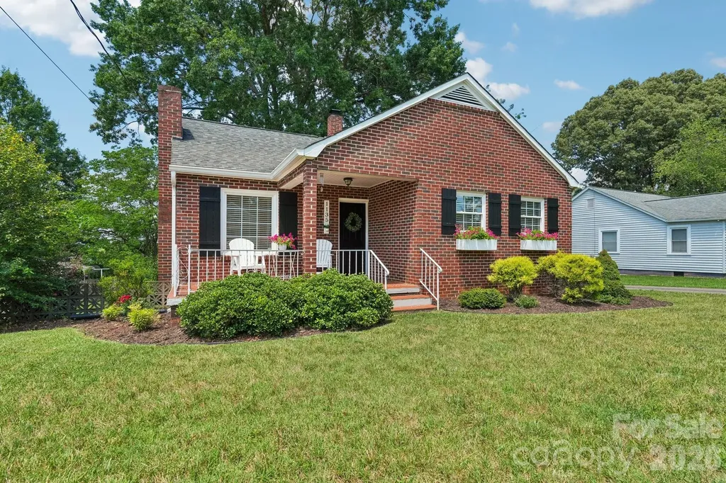 1135 13th Avenue Hickory NC 28601