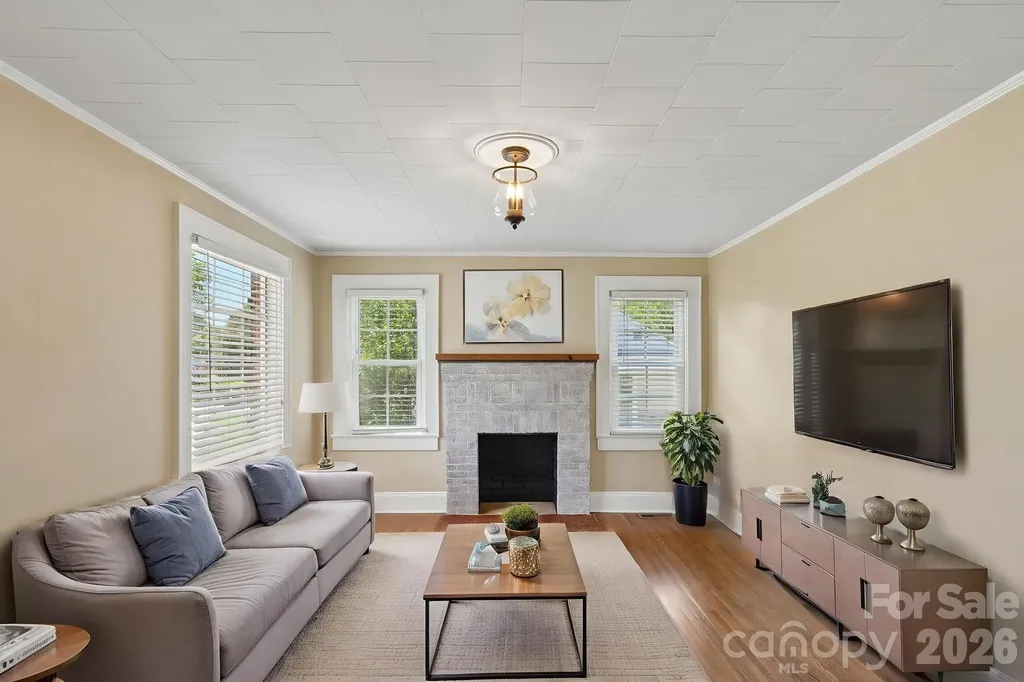 1135 13th Avenue Hickory NC 28601