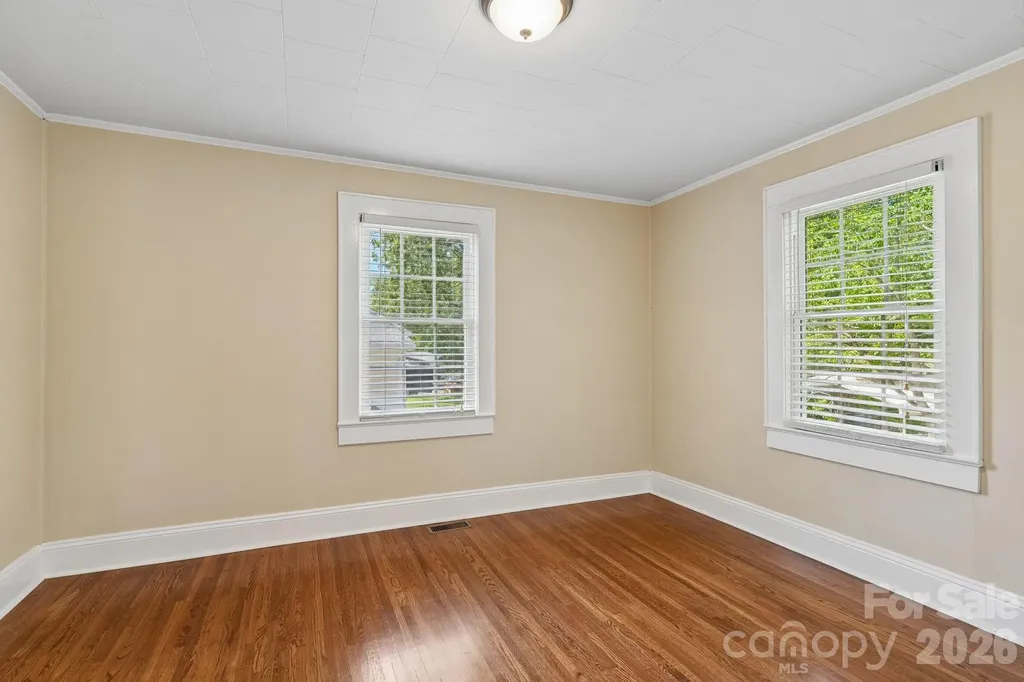 1135 13th Avenue Hickory NC 28601