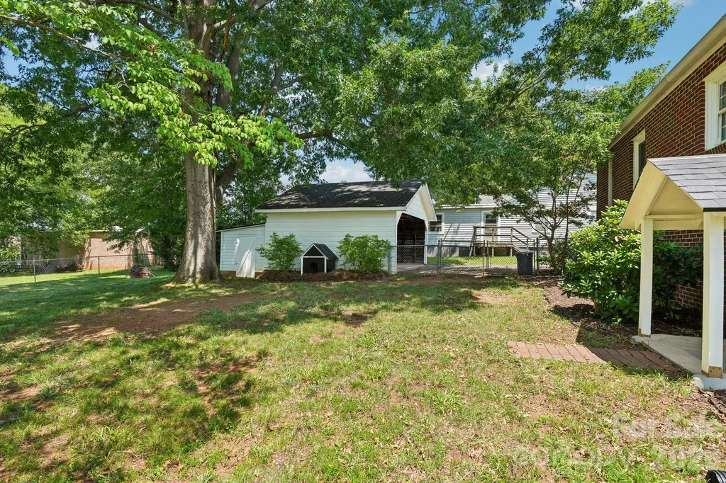 1135 13th Avenue Hickory NC 28601