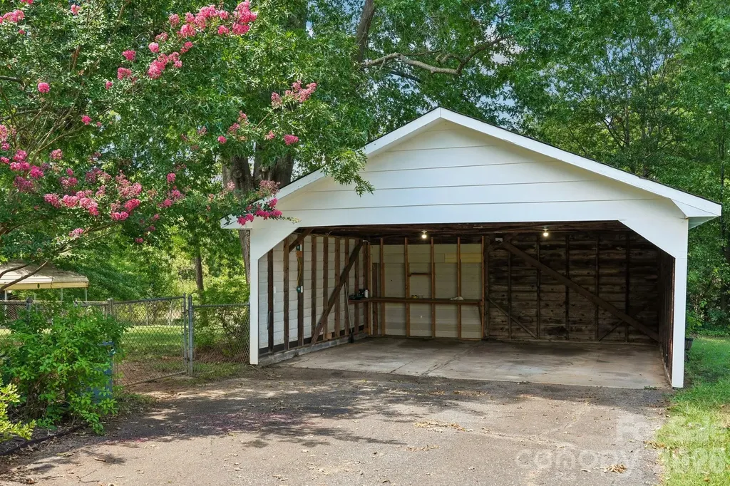 1135 13th Avenue Hickory NC 28601