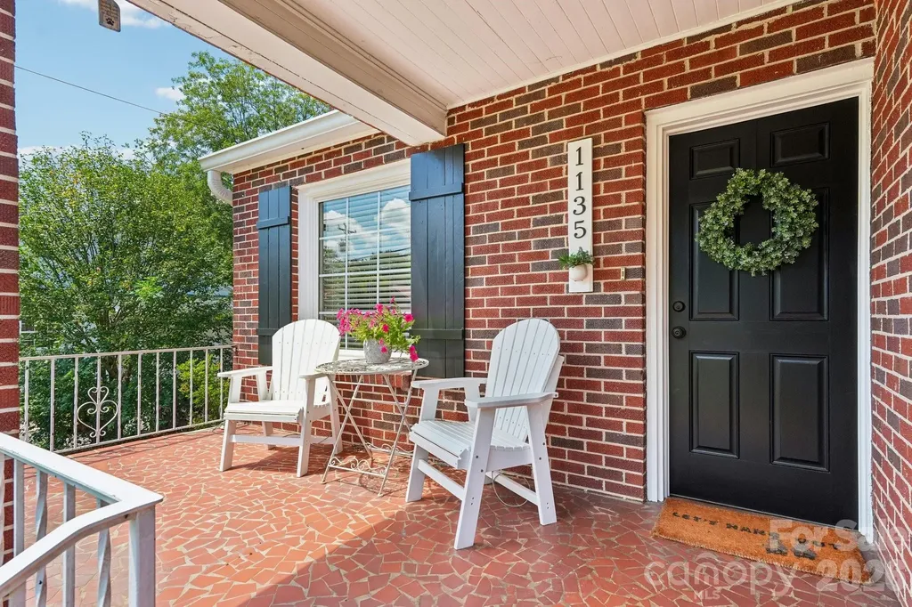 1135 13th Avenue Hickory NC 28601