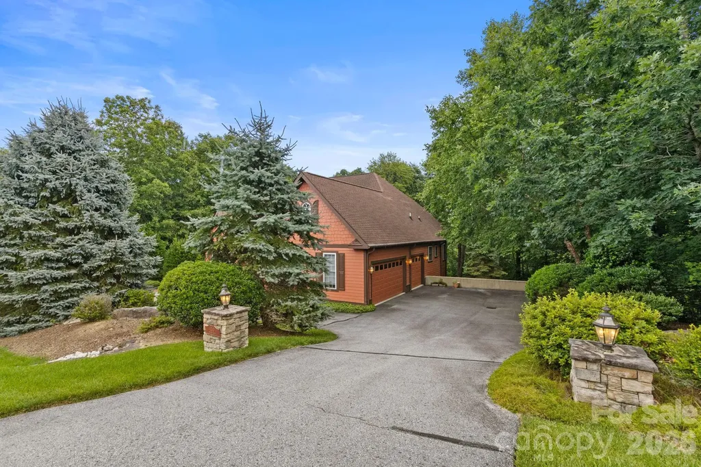 100 Crestgrove Drive Flat Rock NC 28731