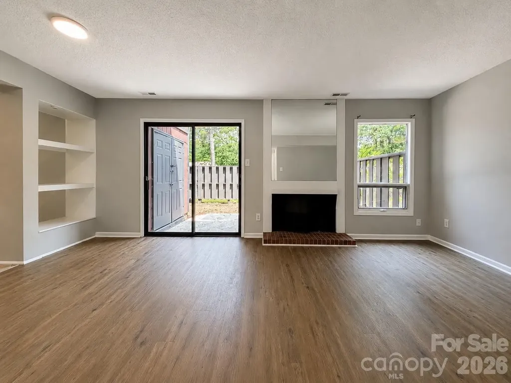 6101 Honeysuckle Lane Charlotte NC 28212