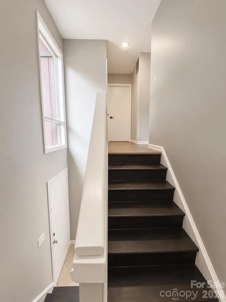 6101 Honeysuckle Lane Charlotte NC 28212