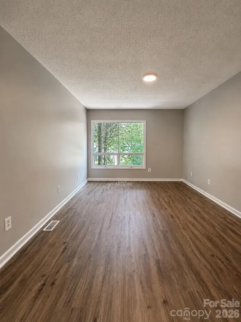 6101 Honeysuckle Lane Charlotte NC 28212