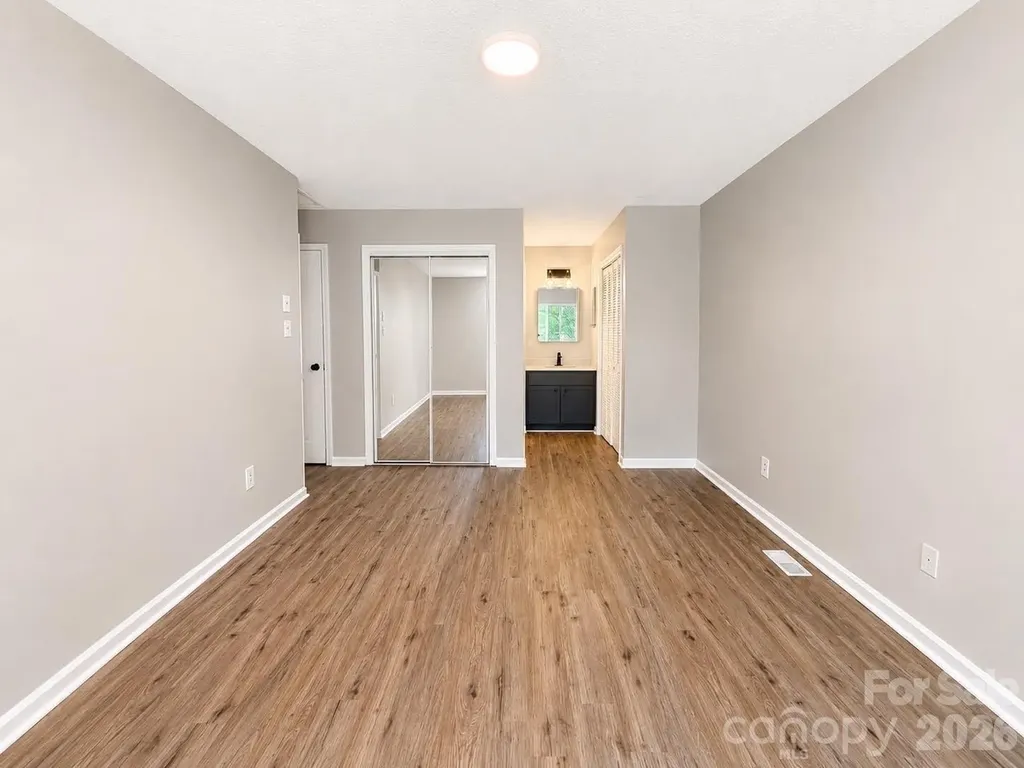 6101 Honeysuckle Lane Charlotte NC 28212