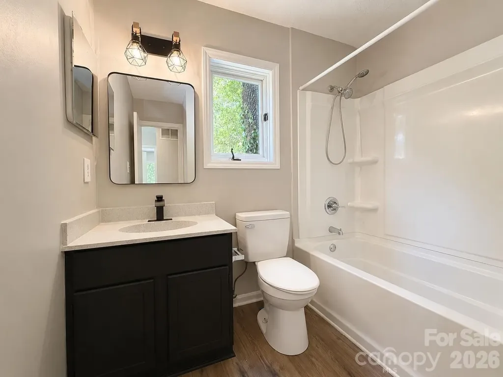 6101 Honeysuckle Lane Charlotte NC 28212