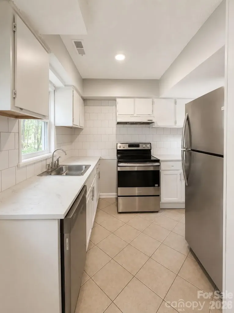 6101 Honeysuckle Lane Charlotte NC 28212