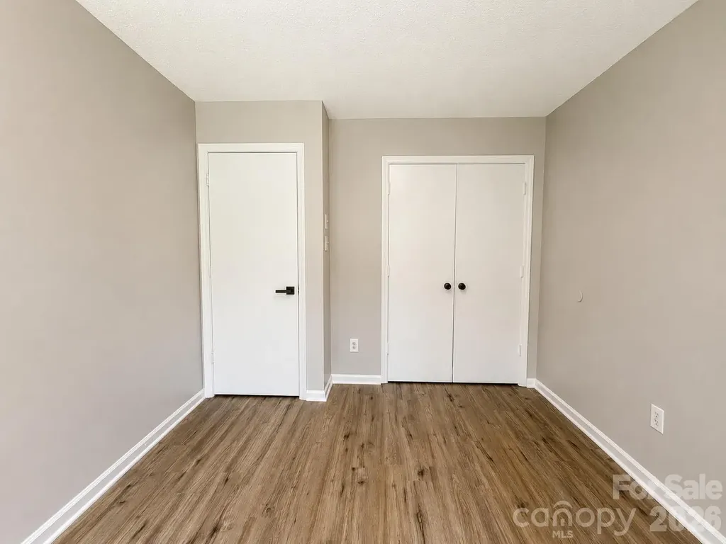 6101 Honeysuckle Lane Charlotte NC 28212