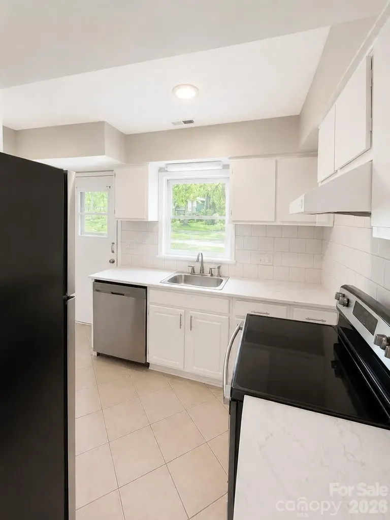 6101 Honeysuckle Lane Charlotte NC 28212