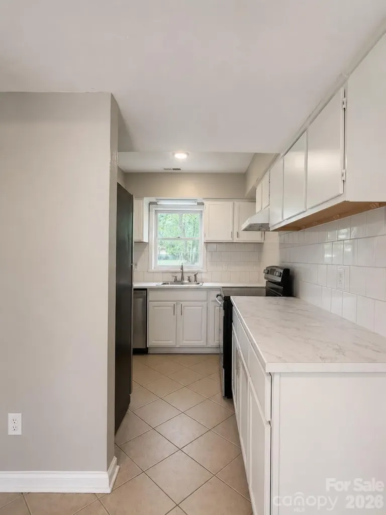 6101 Honeysuckle Lane Charlotte NC 28212