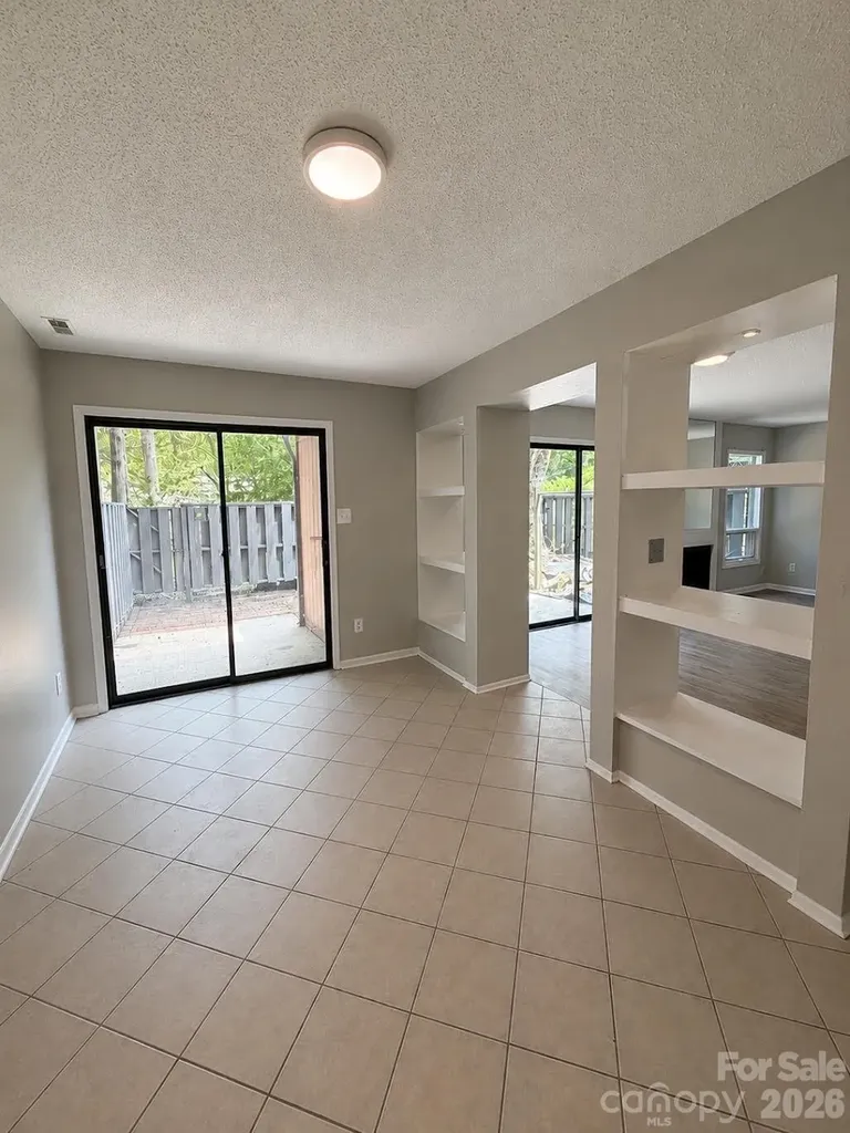 6101 Honeysuckle Lane Charlotte NC 28212