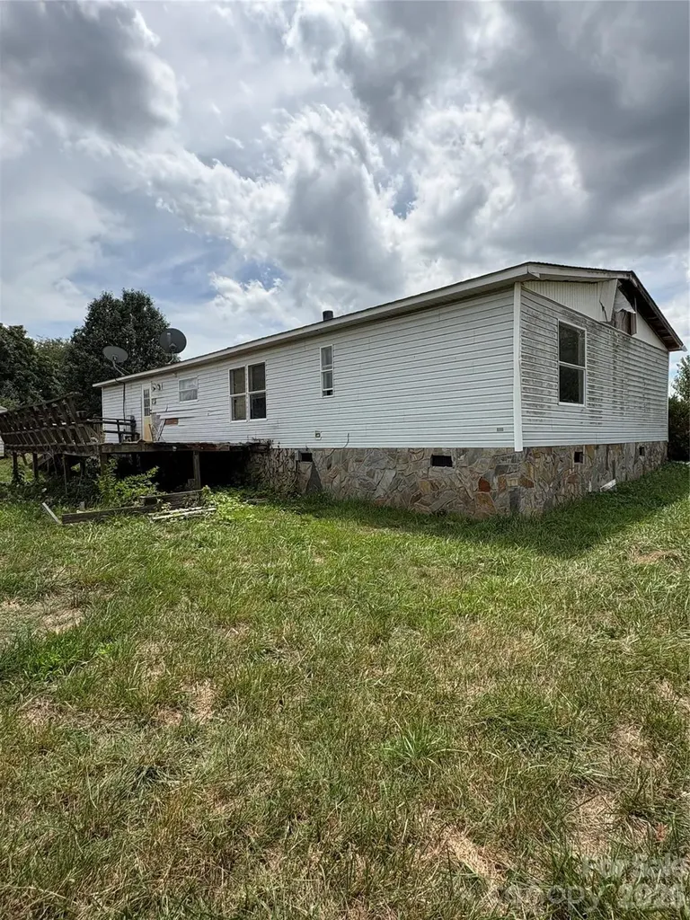 5954 Charlie Little Road Claremont NC 28610