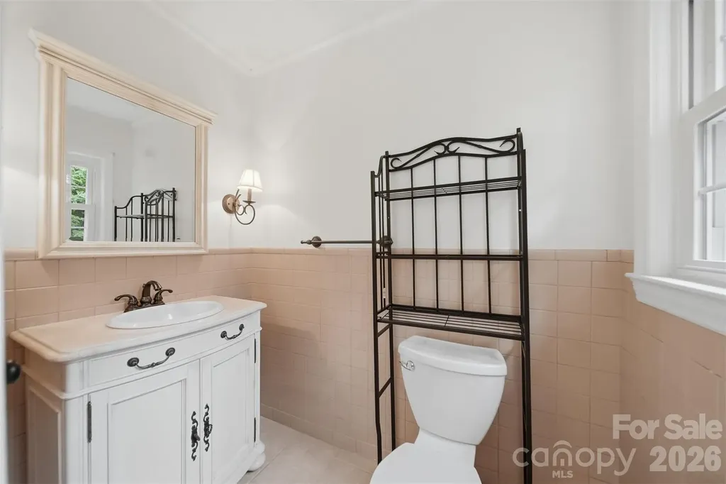 907 Vista Place NE Lenoir NC 28645