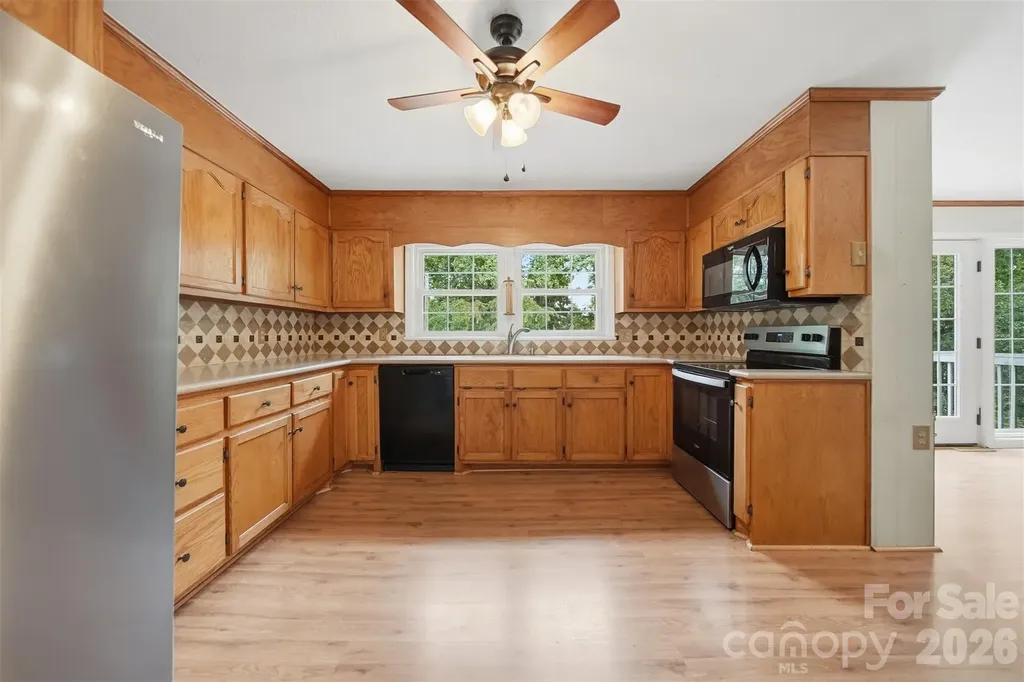907 Vista Place NE Lenoir NC 28645