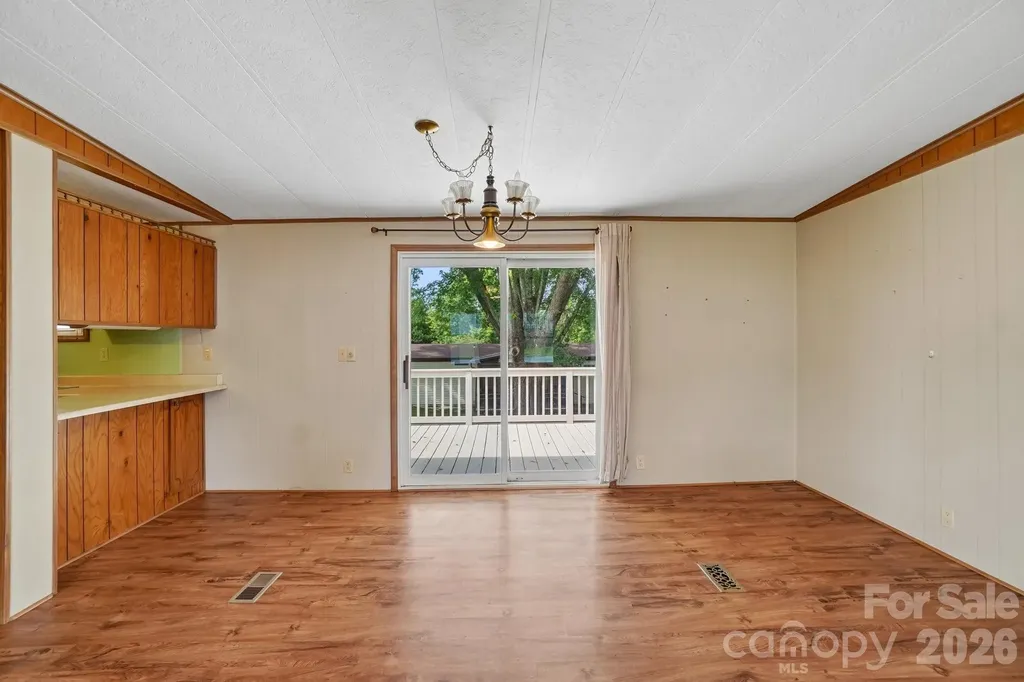 303 Meadowbrook Court Hendersonville NC 28792