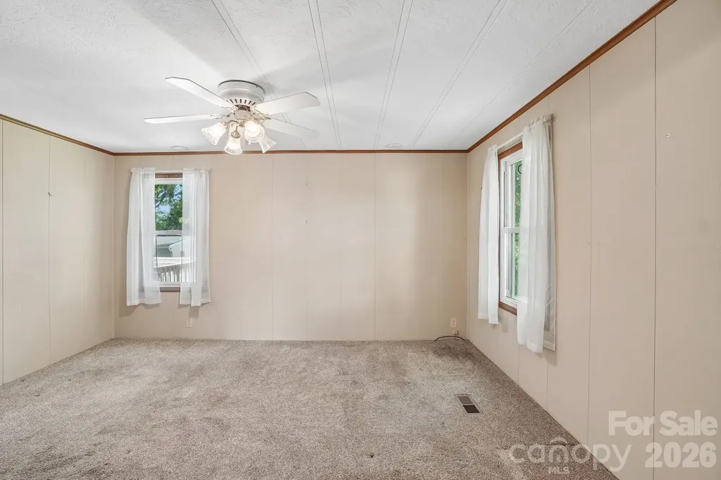 303 Meadowbrook Court Hendersonville NC 28792