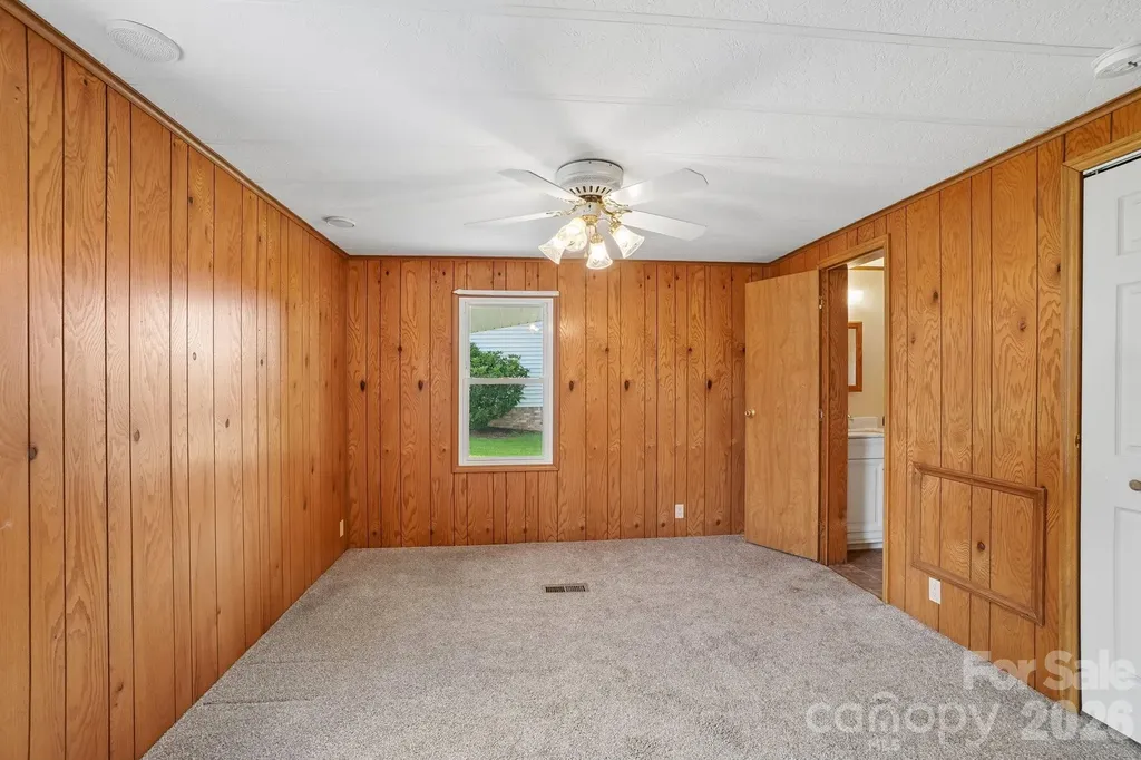 303 Meadowbrook Court Hendersonville NC 28792