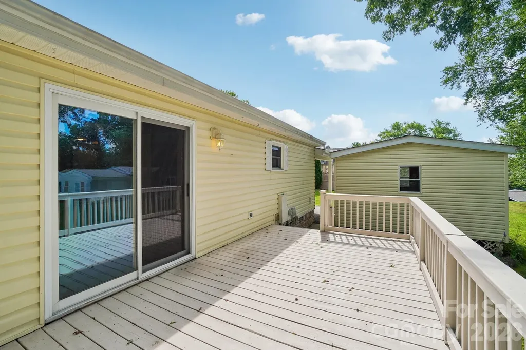 303 Meadowbrook Court Hendersonville NC 28792
