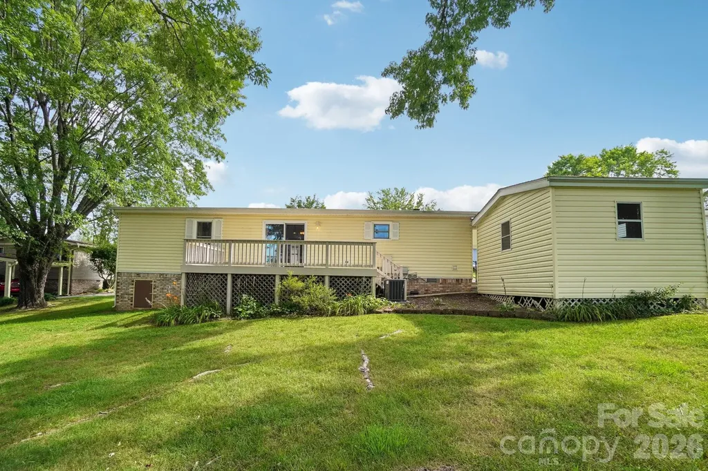 303 Meadowbrook Court Hendersonville NC 28792