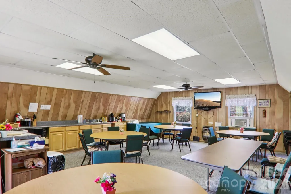 303 Meadowbrook Court Hendersonville NC 28792