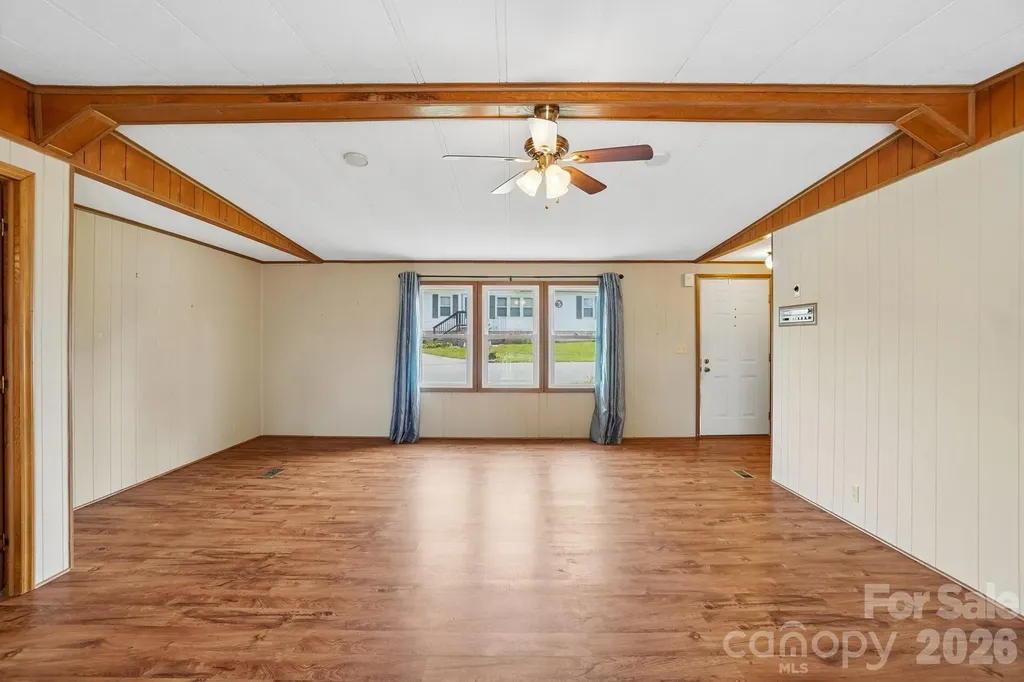 303 Meadowbrook Court Hendersonville NC 28792