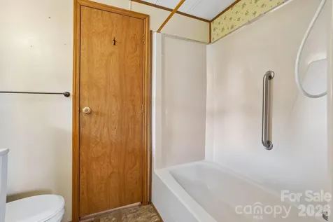 303 Meadowbrook Court Hendersonville NC 28792