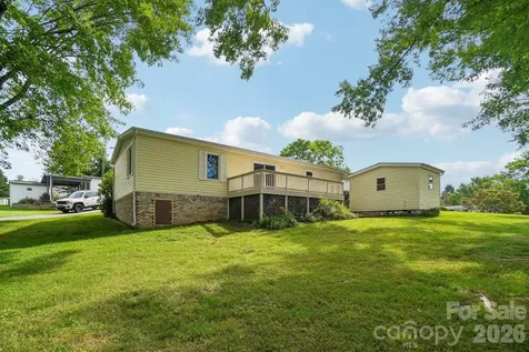 303 Meadowbrook Court Hendersonville NC 28792