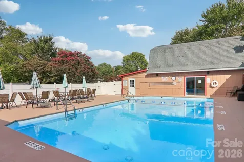 303 Meadowbrook Court Hendersonville NC 28792