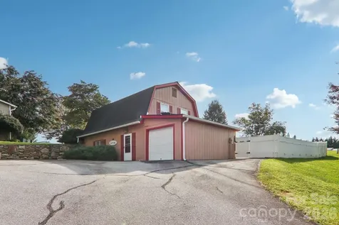 303 Meadowbrook Court Hendersonville NC 28792