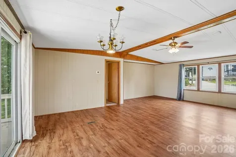 303 Meadowbrook Court Hendersonville NC 28792