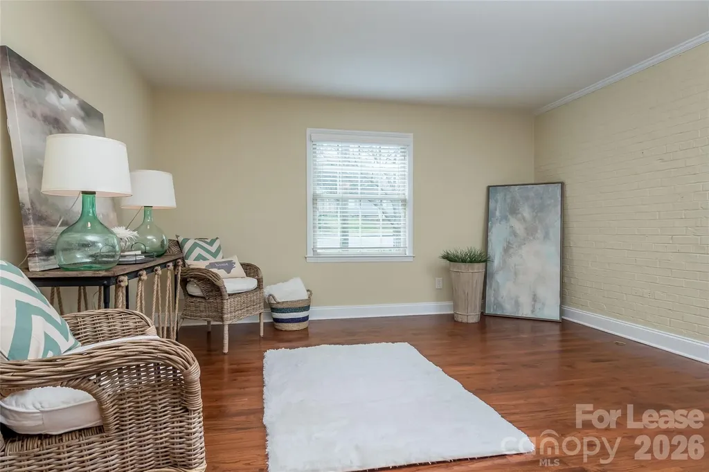 4911 Park Road Charlotte NC 28209