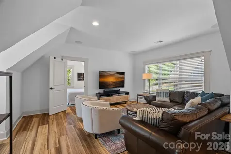 3813 Lakeside Drive Charlotte NC 28270