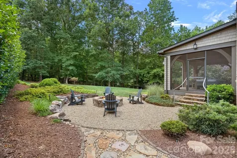 3813 Lakeside Drive Charlotte NC 28270