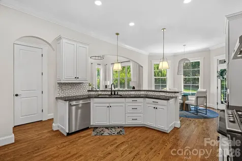 3813 Lakeside Drive Charlotte NC 28270