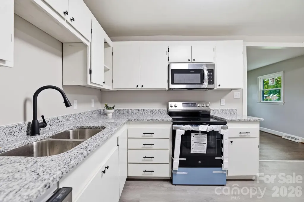835 Ranch Road Charlotte NC 28208