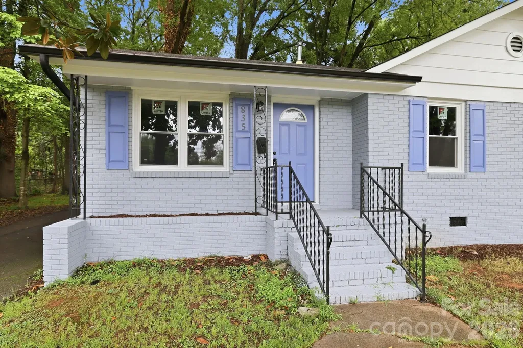 835 Ranch Road Charlotte NC 28208