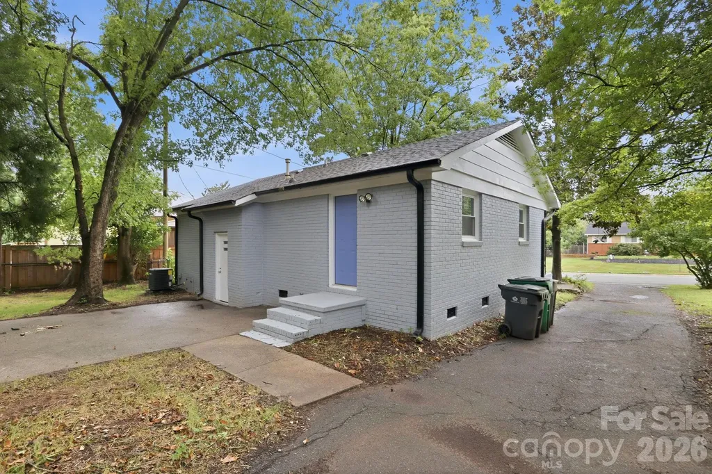 835 Ranch Road Charlotte NC 28208